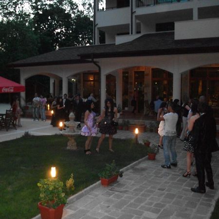 Hotel Park Karnobat Ngoại thất bức ảnh