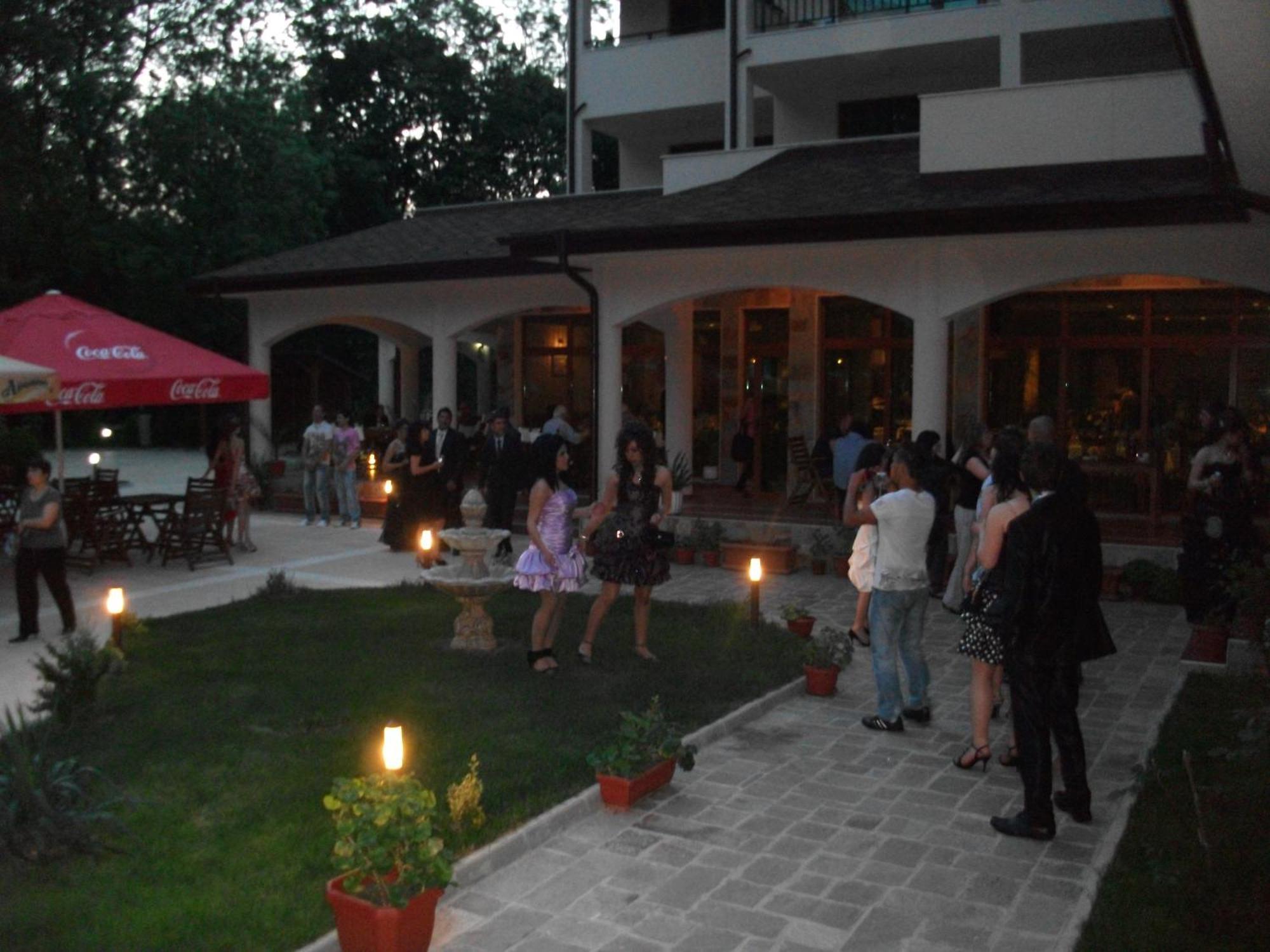 Hotel Park Karnobat Ngoại thất bức ảnh