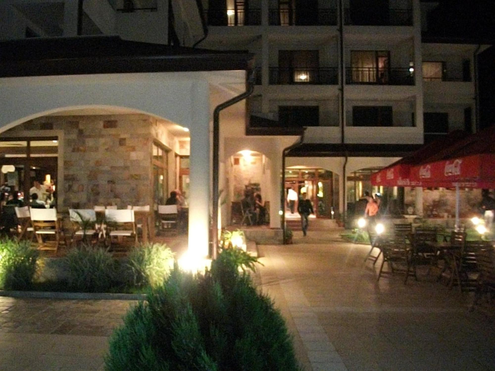 Hotel Park Karnobat Ngoại thất bức ảnh