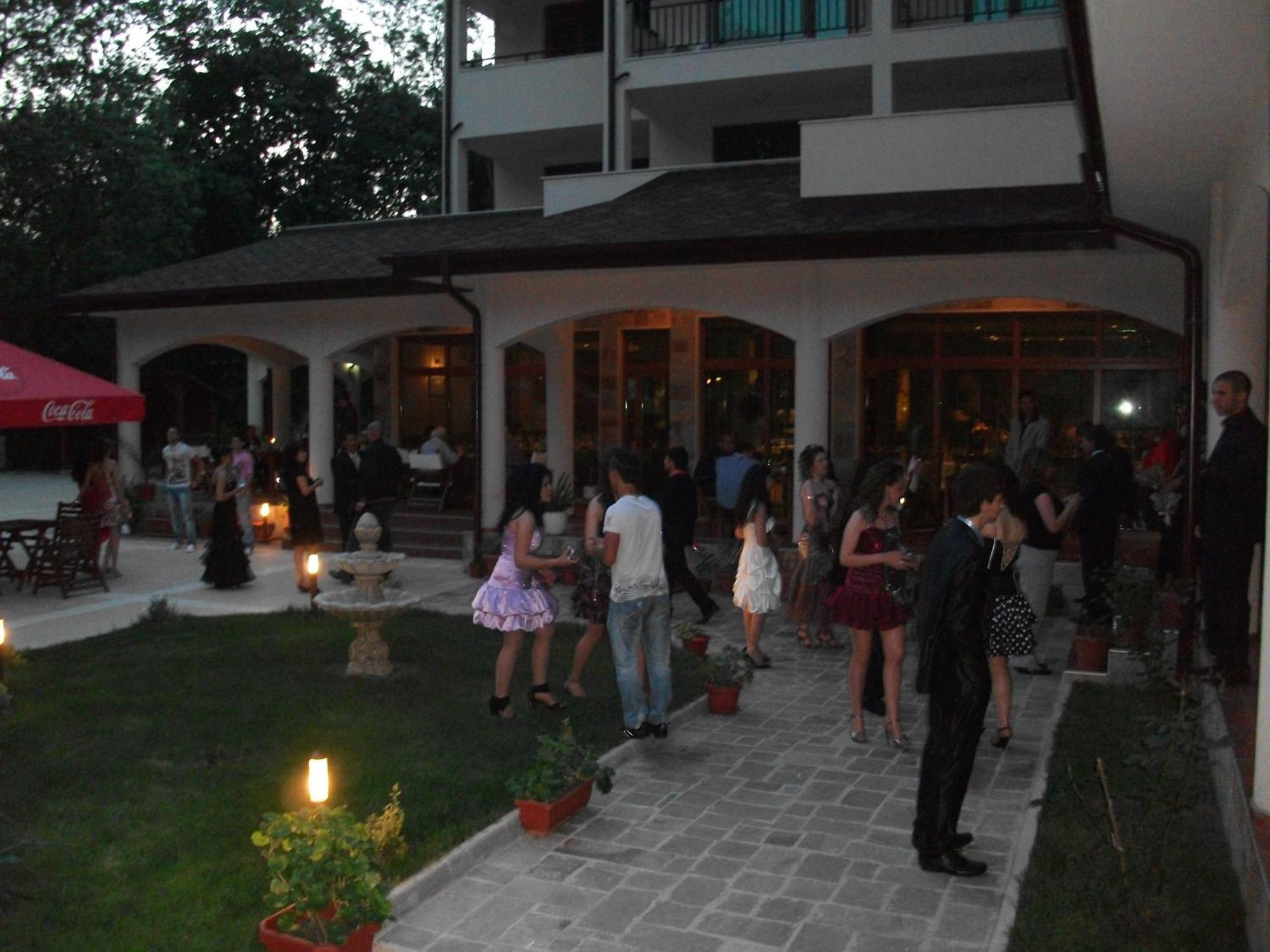 Hotel Park Karnobat Ngoại thất bức ảnh