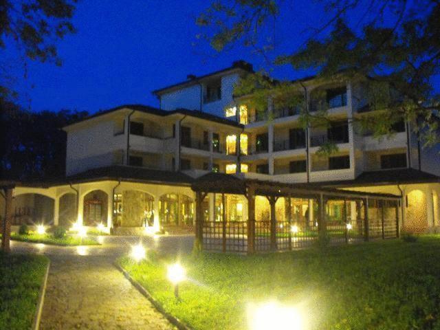 Hotel Park Karnobat Ngoại thất bức ảnh