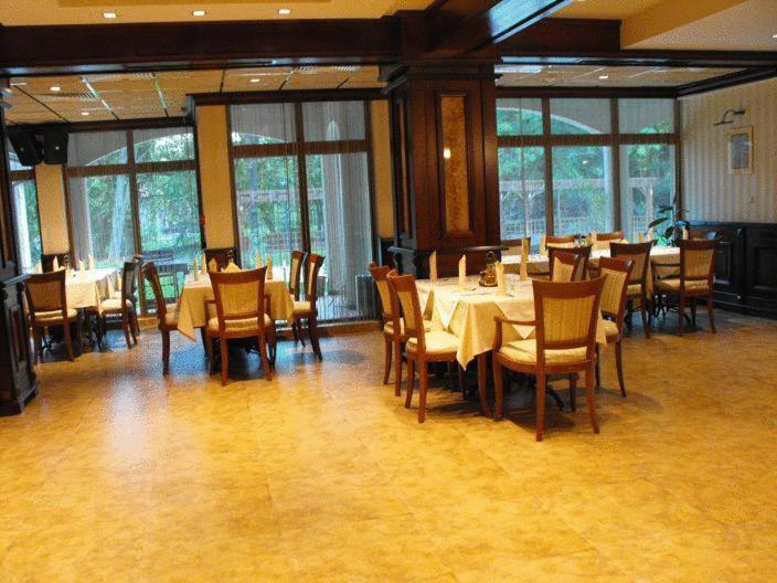 Hotel Park Karnobat Ngoại thất bức ảnh