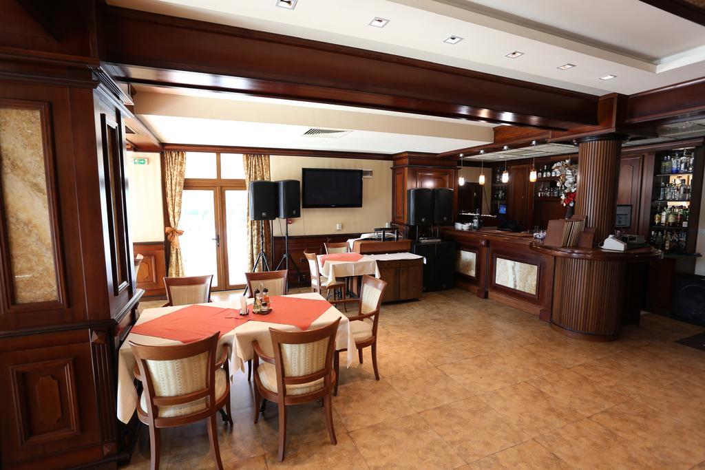 Hotel Park Karnobat Ngoại thất bức ảnh